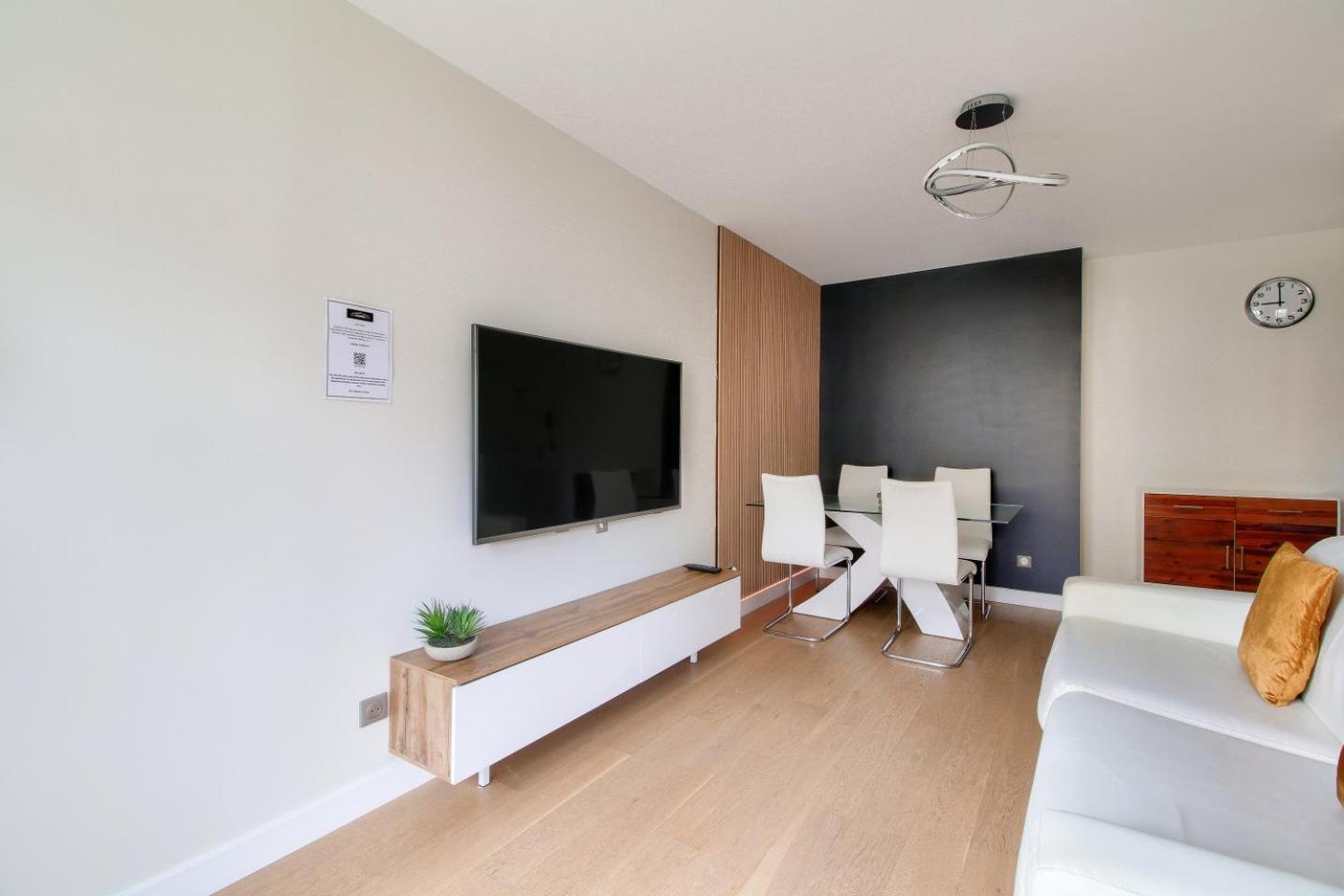 123Home - Suite & Spa Xl モンテヴラン エクステリア 写真