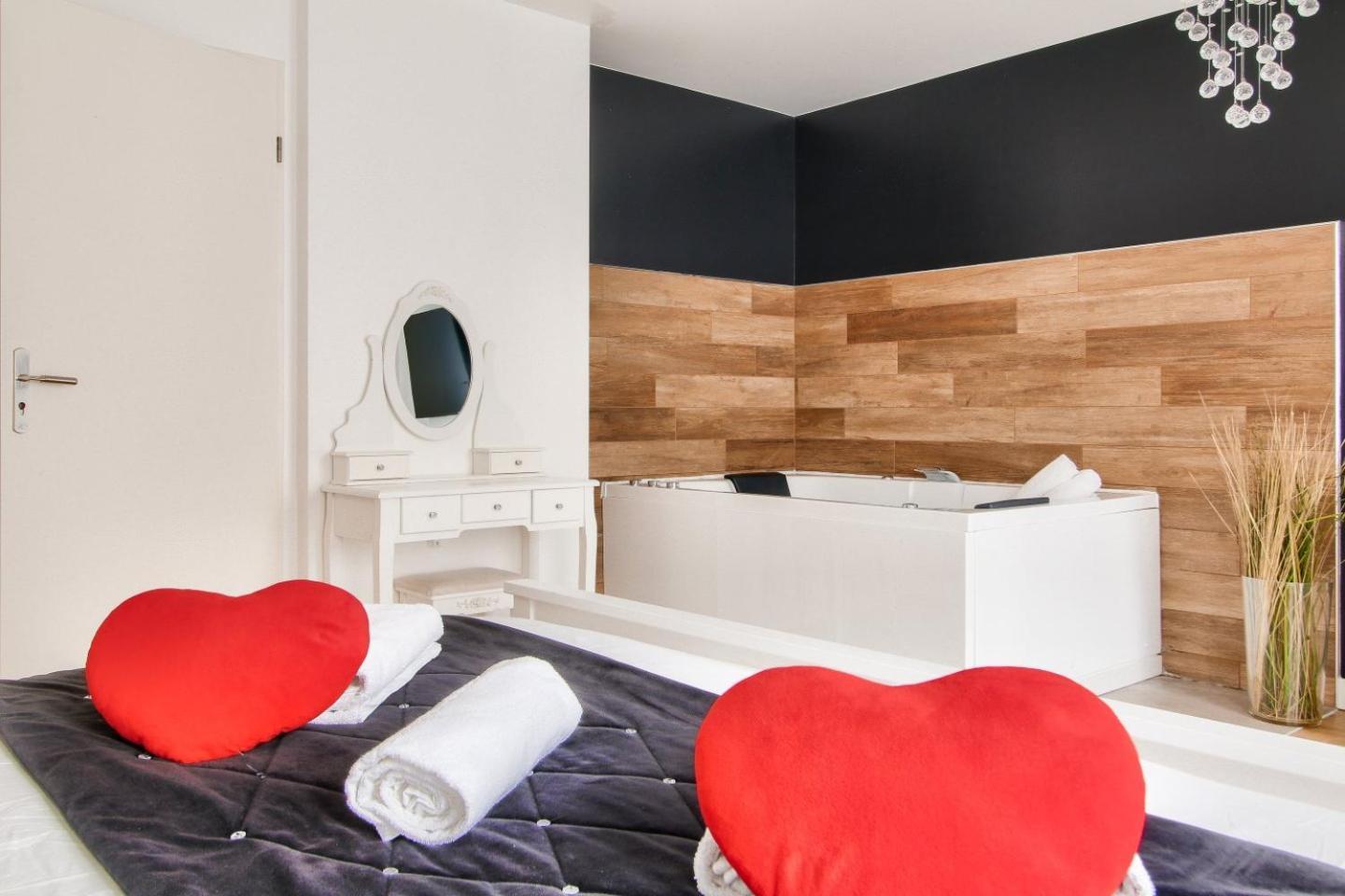 123Home - Suite & Spa Xl モンテヴラン エクステリア 写真